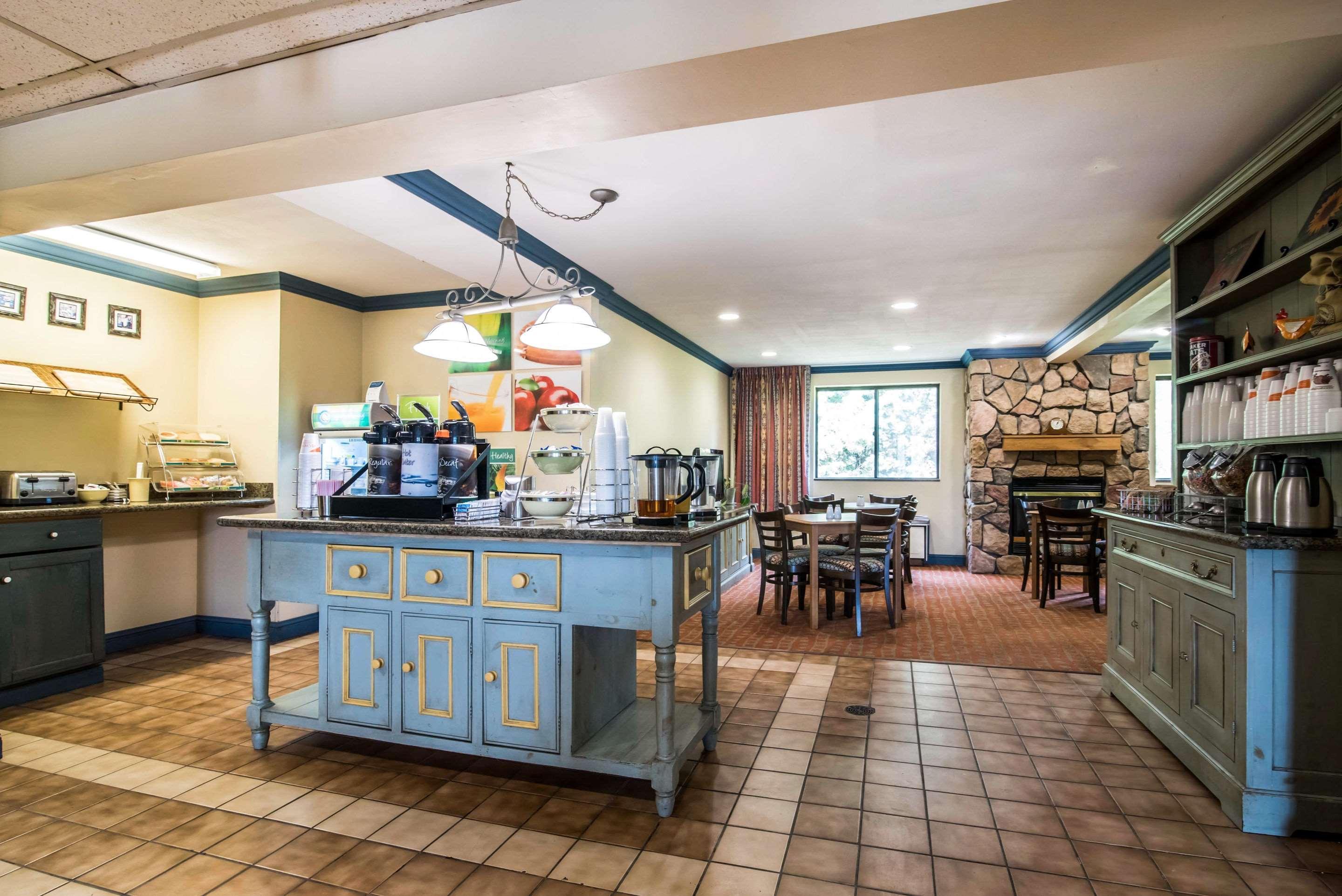 Quality Inn Cortland - University Area Экстерьер фото